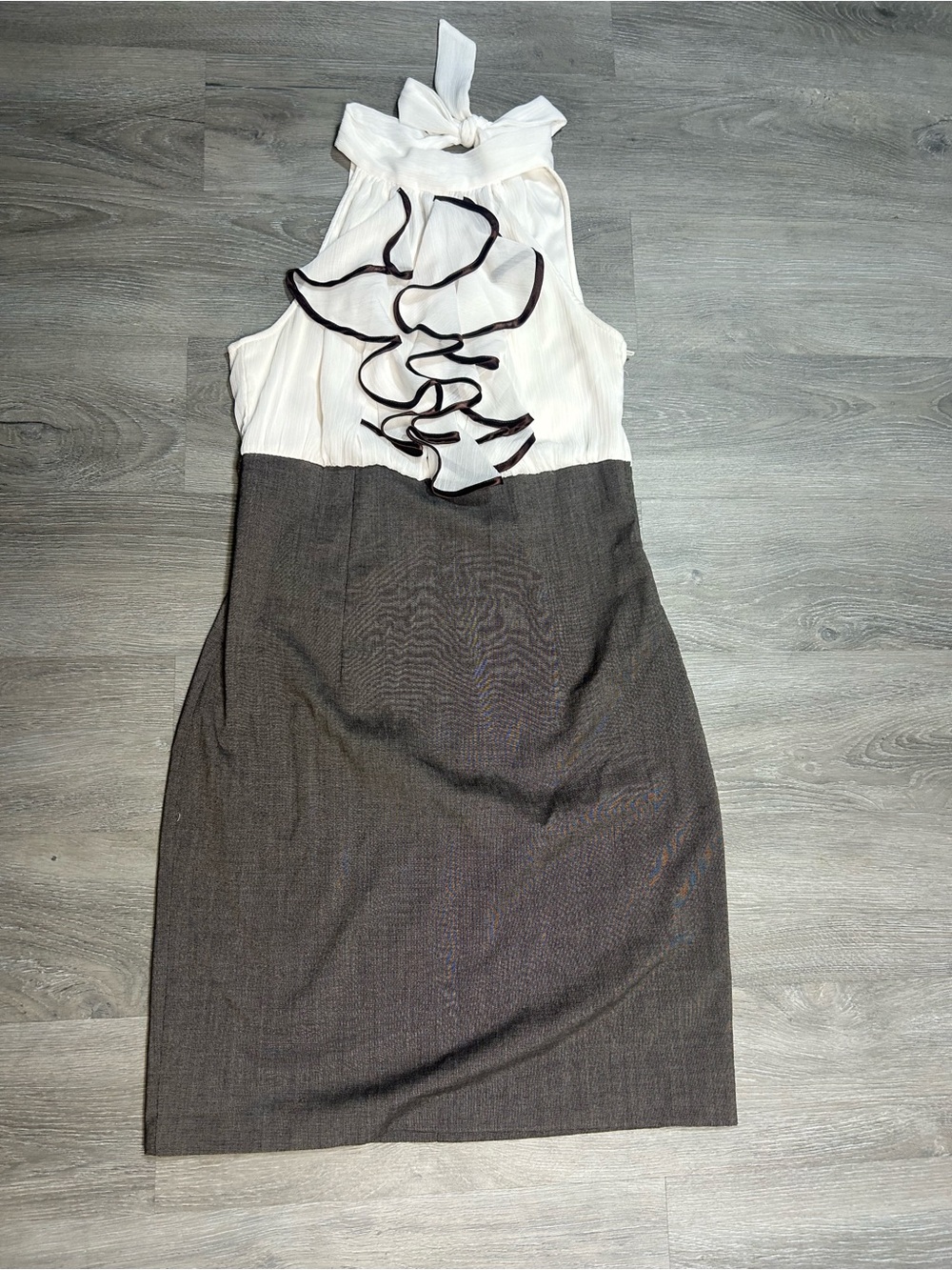 IZ Byer California halter ruffle neckline dress Juniors 9